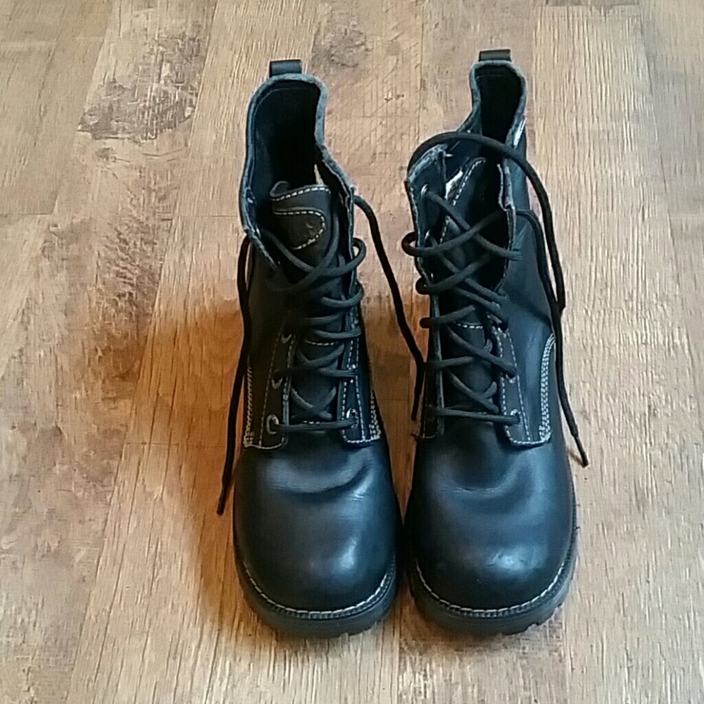 Skechers boots.